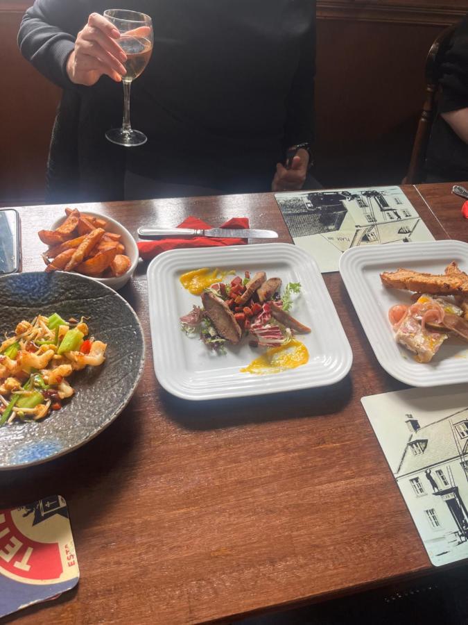 The Flask Inn 로빈후즈베이 외부 사진